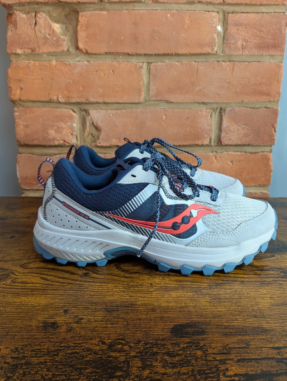 Saucony Excursion TR 16 Trail Running Shoes Womens Size 7.5 Wide
